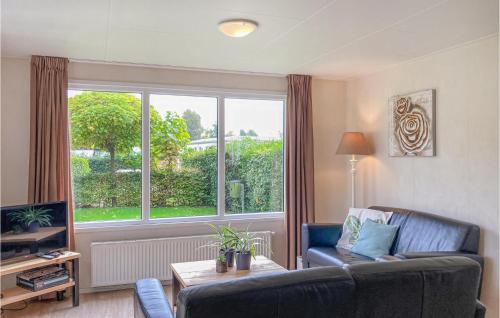 Heinkenszand House | Nice Home In Heinkenszand With Wifi