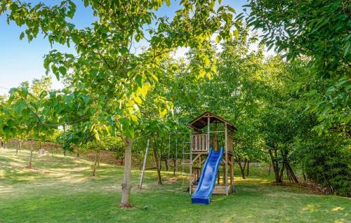 Karojba House | Nice Home In Karojba With Sauna