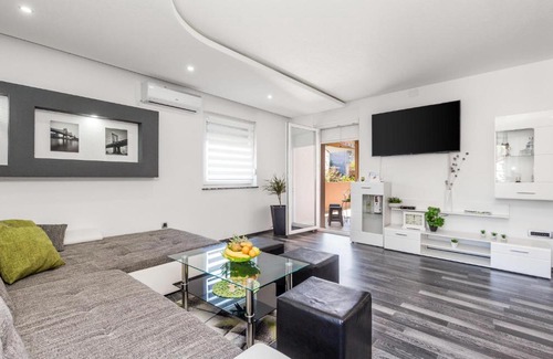 Kuceli House | Nice Home In Matulji With 3 Bedrooms, Outdoor Swimming Pool And Heated Swimming Pool