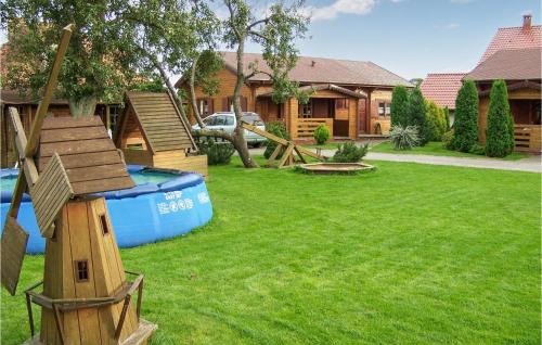 gmina Bedzino House | Nice Home In Mscice With Kitchen