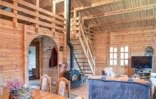 gmina Bedzino House | Nice Home In Mscice With Kitchen