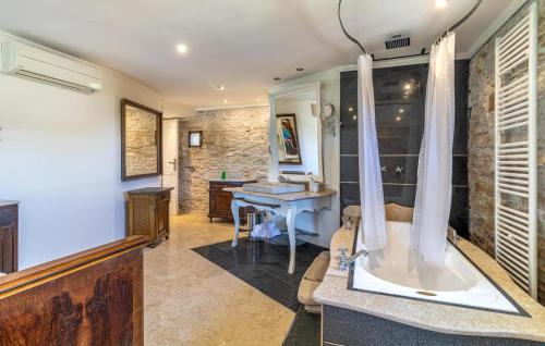 Katun Lindarski House | Nice Home In Pazin With Wifi