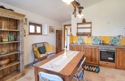 Loreto House | Nice home in Petroro with WiFi