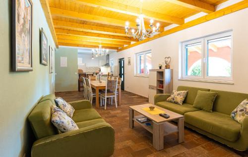 Prapatnica House | Nice Home In Prapatnica- Seget