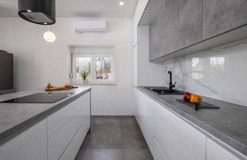 Sucuraj House | Nice home in Sucuraj with WiFi