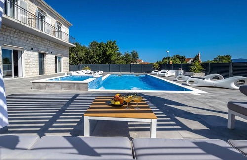Sucuraj House | Nice home in Sucuraj with WiFi