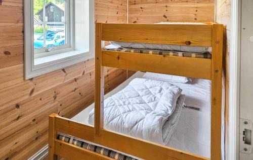 Vinje House | Nice Home In Vinje With House Sea View