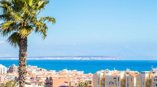 Torrevieja House | Nice house with tennis court,sports and playground
