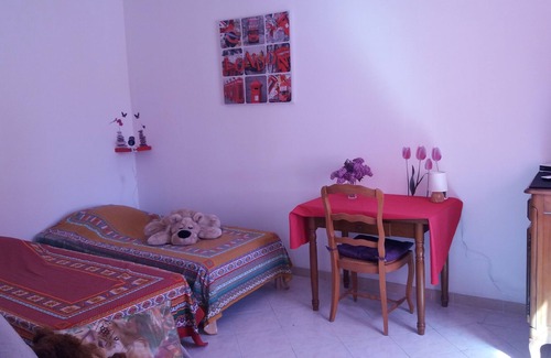 Allemagne-en-Provence House | Nice T1 in the heart of a Provencal village near lakes and