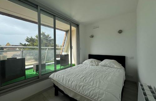 Ouistreham Apartment | Nice T2 with 2 balconies on the seafront
