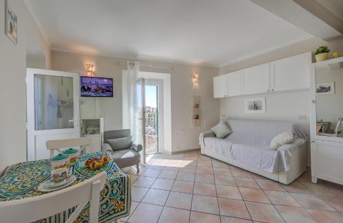 Lesa Apartment | Nido Belvedere Lake View - Happy Rentals