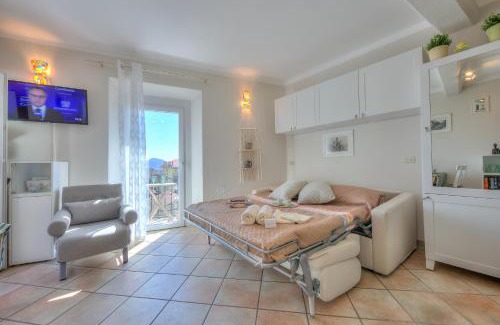 Lesa Apartment | Nido Belvedere Lake View - Happy Rentals