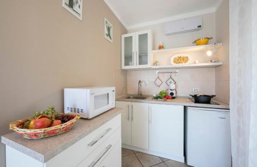 Lesa Apartment | Nido Belvedere Lake View - Happy Rentals