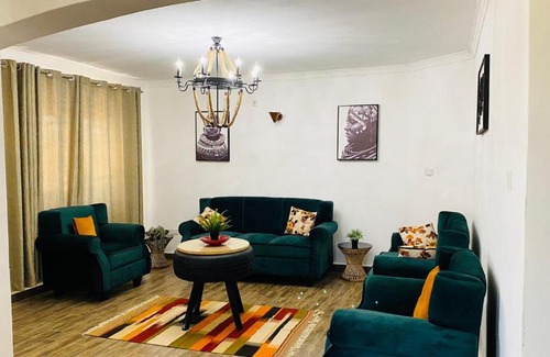 Entebbe Hotel | Nimaro Courts