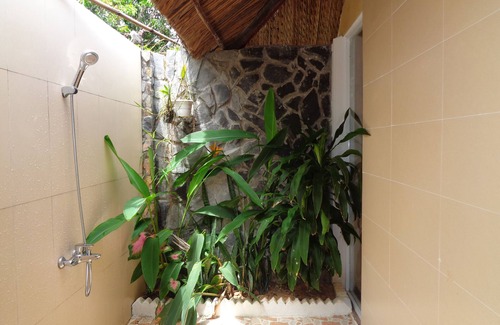 Ong Lang Hotel | Ninila Fruit Farm Bungalow