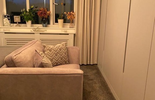 Bedford House | Niv’s Home away from Home