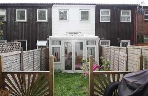 Purfleet Apartment | NNN Apartment