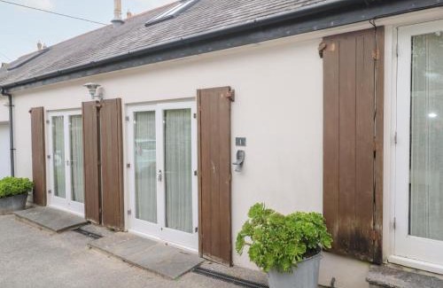 Crantock House | No 1 The Hinges