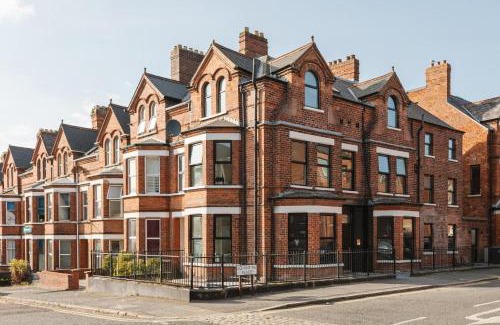Queens Quarter Apartment | No 5 by Warren Collection