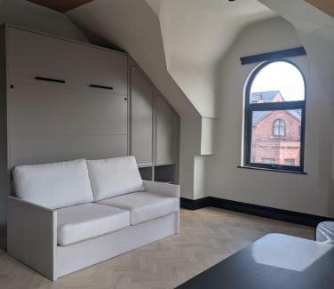 Queens Quarter Apartment | No 5 by Warren Collection
