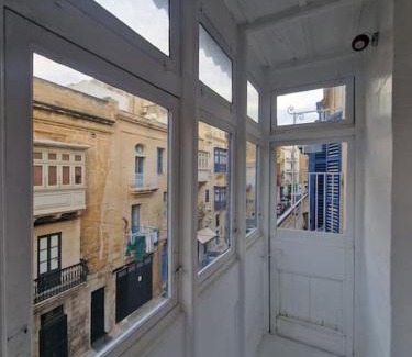 Floriana Apartment | No 60, 2nd floor, centrally located, fully equipped studio Apt