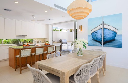 The Bight Villa | No Snow Here: Villa w/Pool & Golf Cart Near Beach