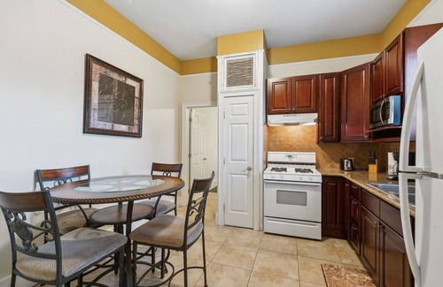 South 7th Ward House | NOLA Charm, 8 min walk to French Qtrs