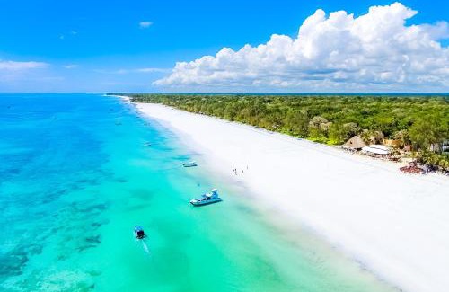 Diani Beach Hotel | Nomad Beach Resort