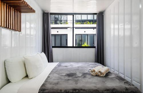Tamarindo Hotel | Nomad Containers - Adults only