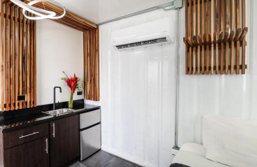 Tamarindo Hotel | Nomad Containers - Adults only