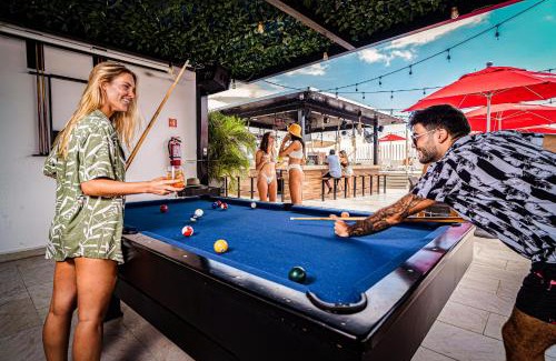 Downtown Cancun Hotel | Nomads Party Hotel