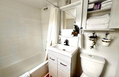 Carleton Place Apartment | NookSide Nest 2 bedroom Upstairs suite King, Queen, Kitchenette, Parking