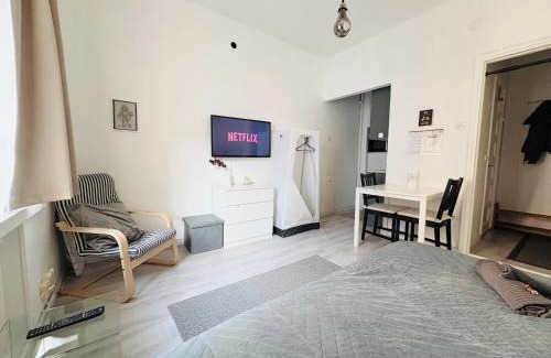 Kallio Apartment | Nordstay - Charming Studio in Trendy Location with Self Check-in
