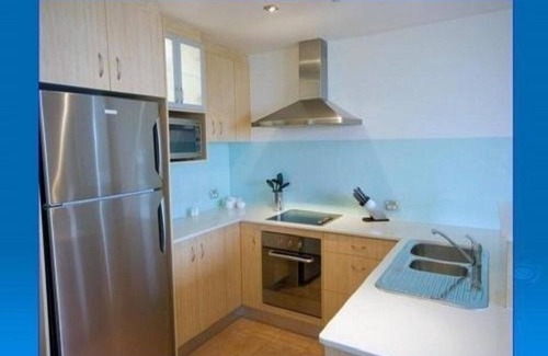 Miami Apartment | North Burleigh Family Resort opposite the Burleigh Esplanade and patrolled beach