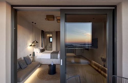 Santorini Hotel | North Santorini - A Luxury Spa Hotel