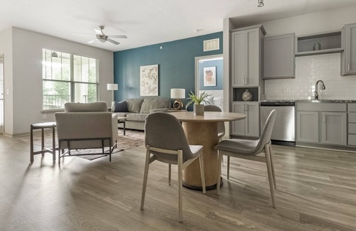 Paw Creek Apartment | Northlake Apartments By Landing