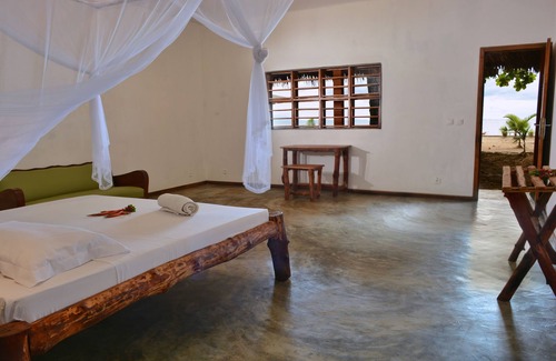 Ambondrona Hotel | Nosy Lodge