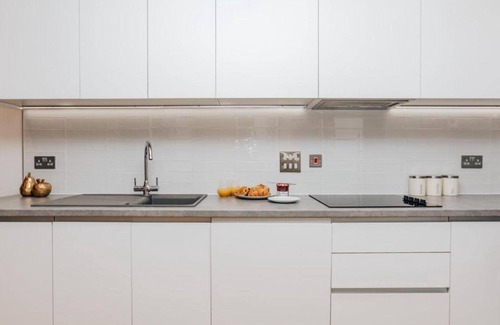 Gay Village Apartment | Not Active 23/04/2024