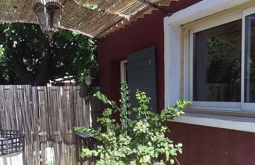 Loriol-du-Comtat Apartment | Nouveau ! Vaucluse, Studio Climatisé Avec Piscine et Terrasse Ombragée