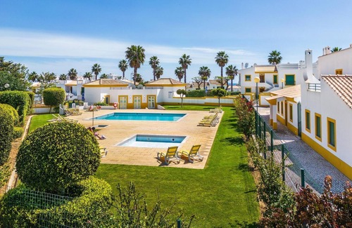 Correeira Apartment | Nuances do Oceano OCV - Pool and Parking