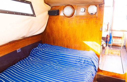 Plage d'Argeles Boat Rental | Nuit Insolite Sur Ce Joli Voilier Dans Le Port