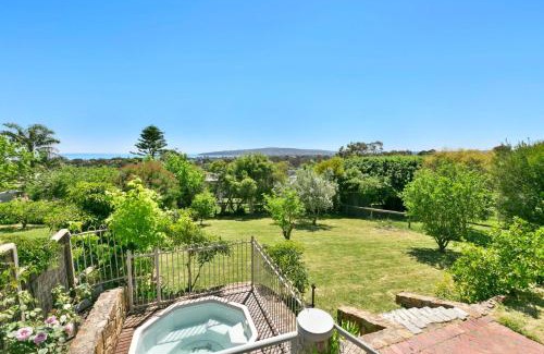 Dromana House | Nullegai Spa and Views