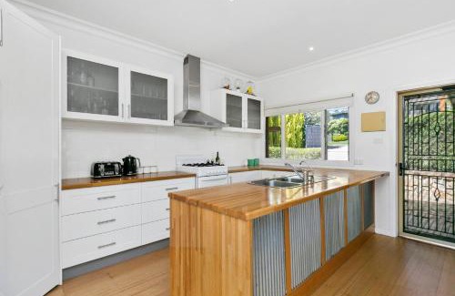 Dromana House | Nullegai Spa and Views
