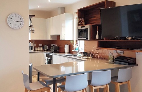 Fort William Apartment | Number 6