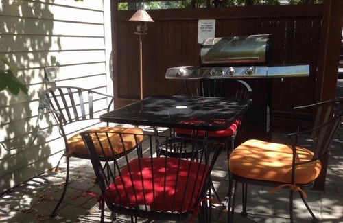 Old Bend Condo | NW Broadway Downtown | Old Bend neighborhood, walk everywhere!