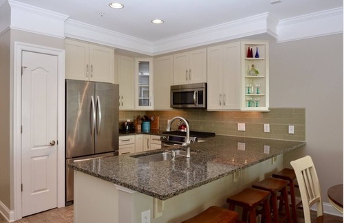 Dewey Beach Condo | Ocean/Bay View Pet Friendly 2BR Condo w/ Pool