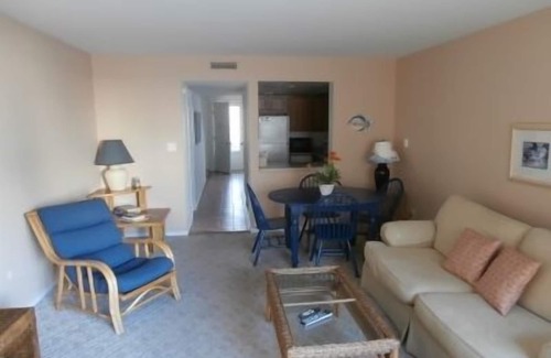South Rehoboth Condo | Ocean Block 2BR Condo w/Pool & Parking