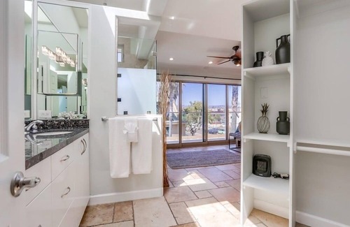 Central Mission Beach House | Ocean Breeze 1