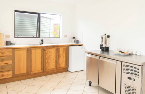 Burnt Pine Apartment | Ocean Breeze Cottages