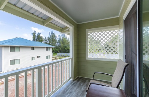 Keaau Apartment | Ocean Breeze Inn 1 Queen's Bed, 1 Full Bath, Private Entry and Private Balcony
